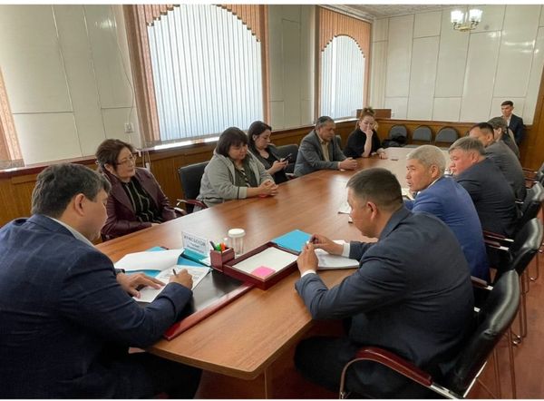ШАҒЫН ЖӘНЕ ОРТА БИЗНЕС ӨКІЛДЕРІМЕН КЕЗДЕСУ
