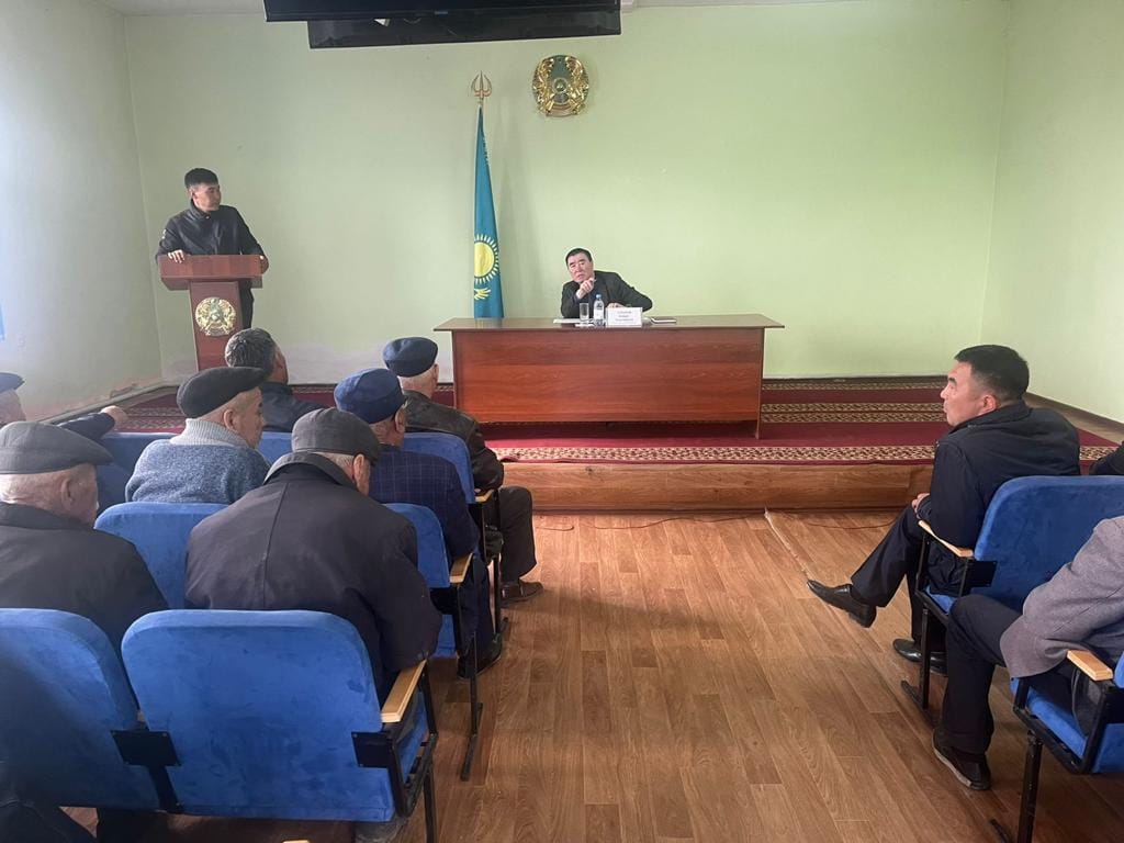 Ауыл тұрғындарымен ауыл мәселесі талқыланды