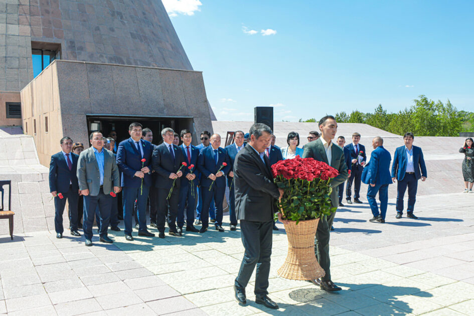 Аманаттықтар саяси қуғын-сүргін мен ашаршылық құрбандарын еске алды