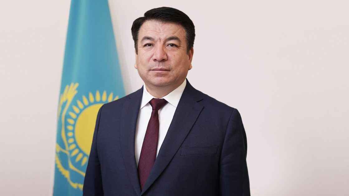 Министрдің өзі бұйрығына бағынбайтын мектептер барын айтты