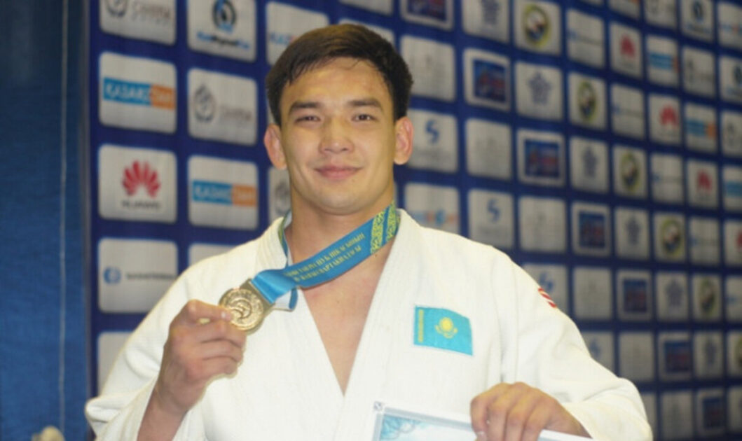 Ислам Бозбаев Grand Slam турнирінің ширек финалына шықты