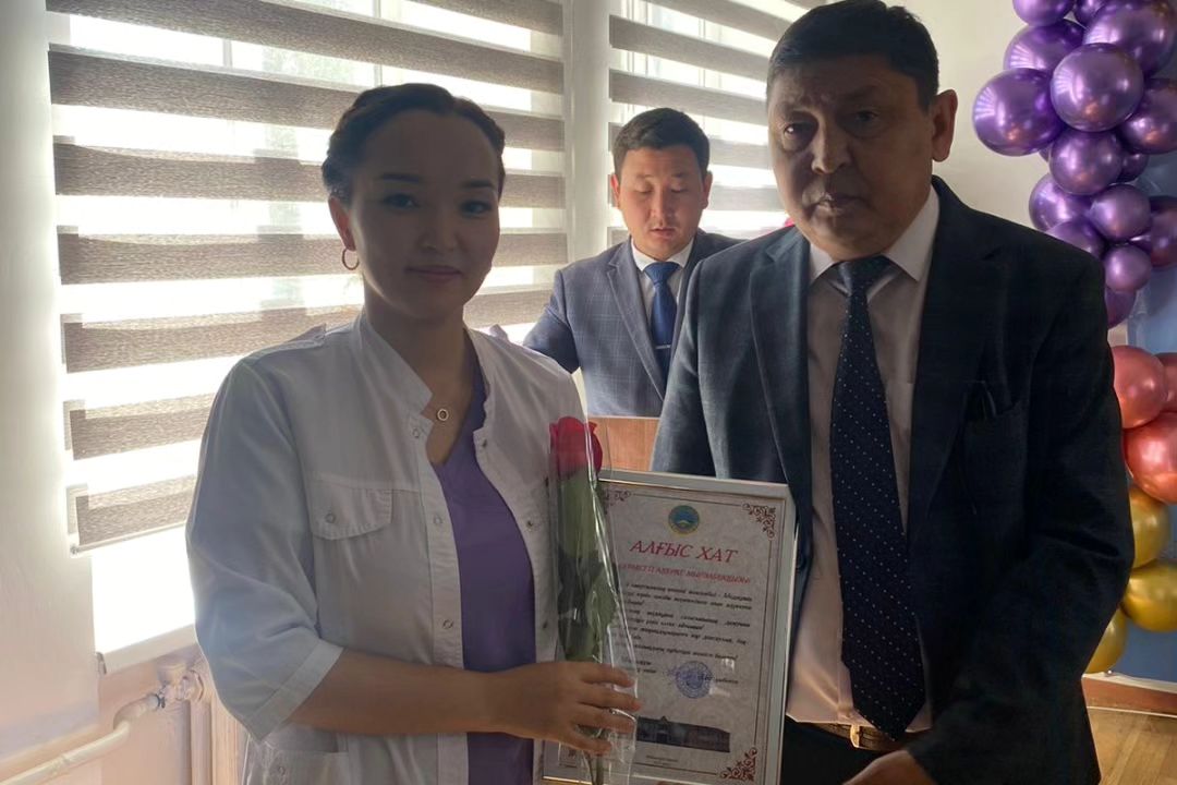 МОЙЫНҚҰМДА МЕДИЦИНА ҚЫЗМЕТКЕРЛЕРІ МАРАПАТТАЛДЫ