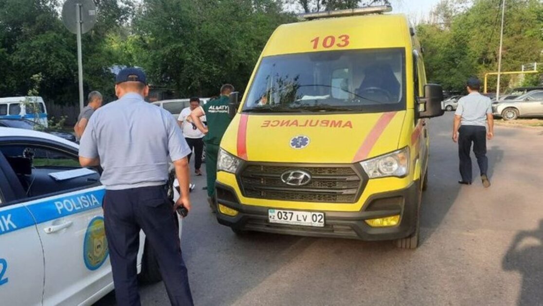 Астанада сәбиін құшақтаған ана 12-қабаттан секіріп кетті