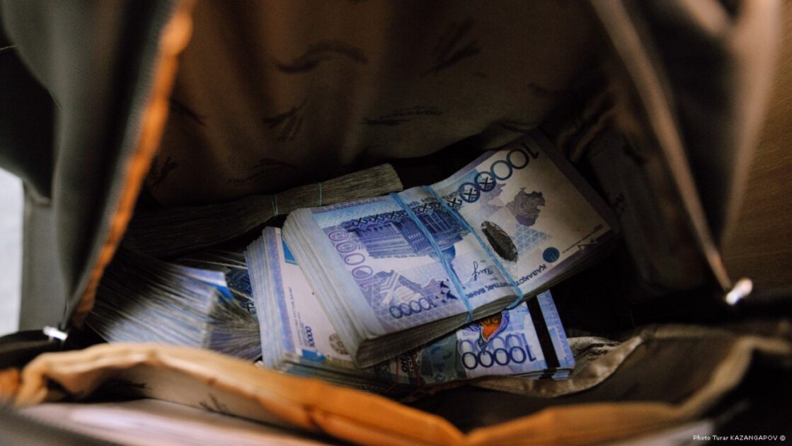 Кәсіпкерден 13 млн теңге пара алған шымкенттік шенеунік ұсталды