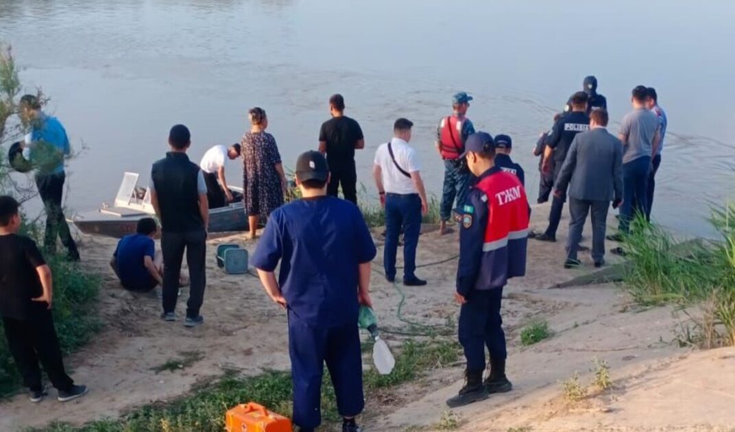 Атырауда Жайық өзеніне батқан екі жасөспірімнің бірінің денесі табылды