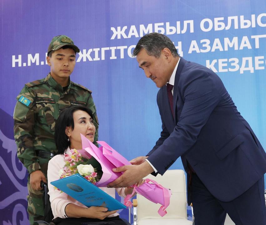 Облыс әкімі азаматтық қоғам өкілдерімен кездесті