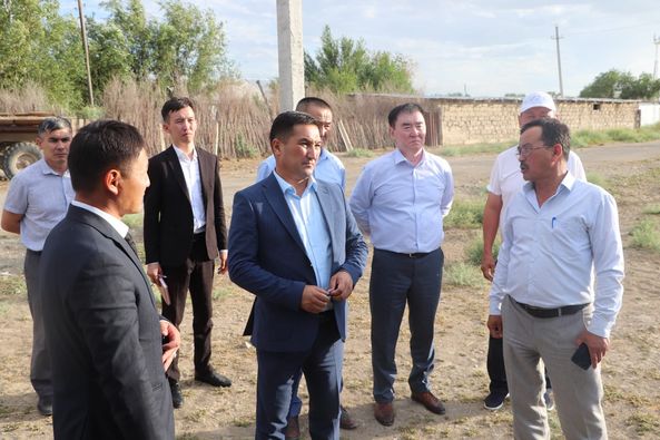 АУДАН ӘКІМІ ДОСБОЛДЫҚТАР ӨТІНІШІН ТЫҢДАДЫ