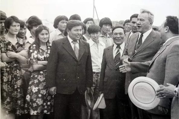 ҮЛКЕН КІСІНІҢ САРЫСУ САПАРЫ