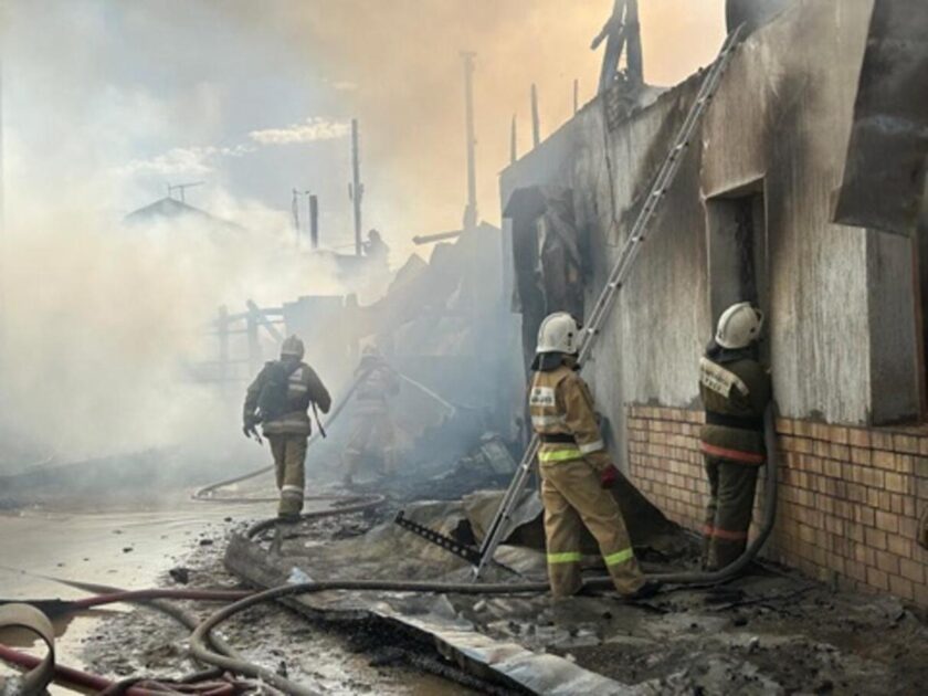 Қызылордада тұрғын үйден өрт шығып, 8 сиыр өртеніп кетті