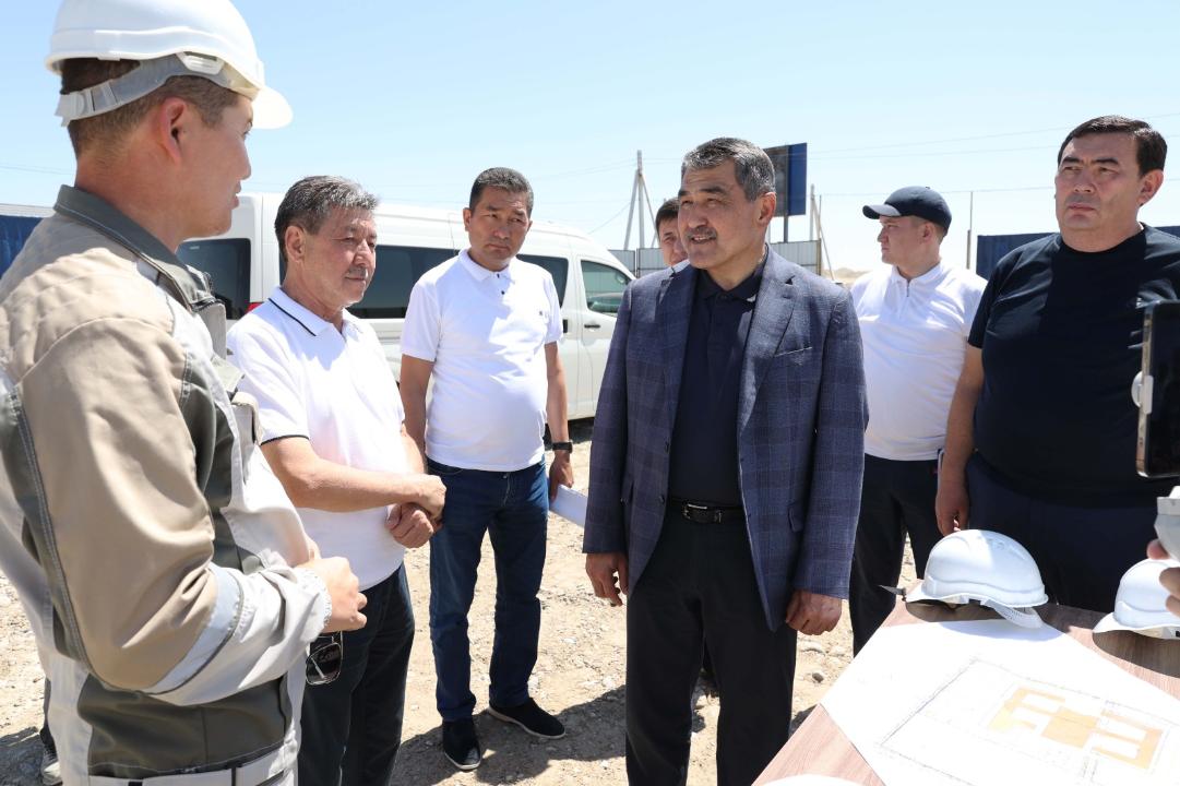 Облыс әкімі Тараз қаласындағы бірқатар құрылыстарды аралап, тұрғындармен кездесті
