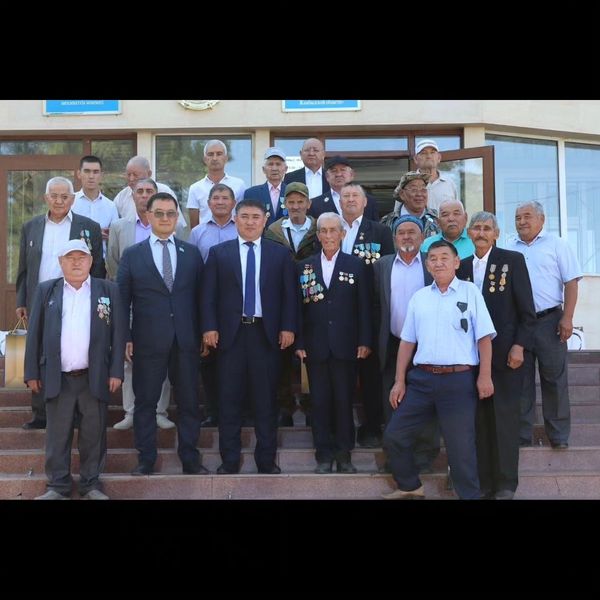 АУДАН ӘКІМІ ЯДРОЛЫҚ СЫНАҚҚА ҚАТЫСҚАН АРДАГЕРЛЕРМЕН КЕЗДЕСТІ