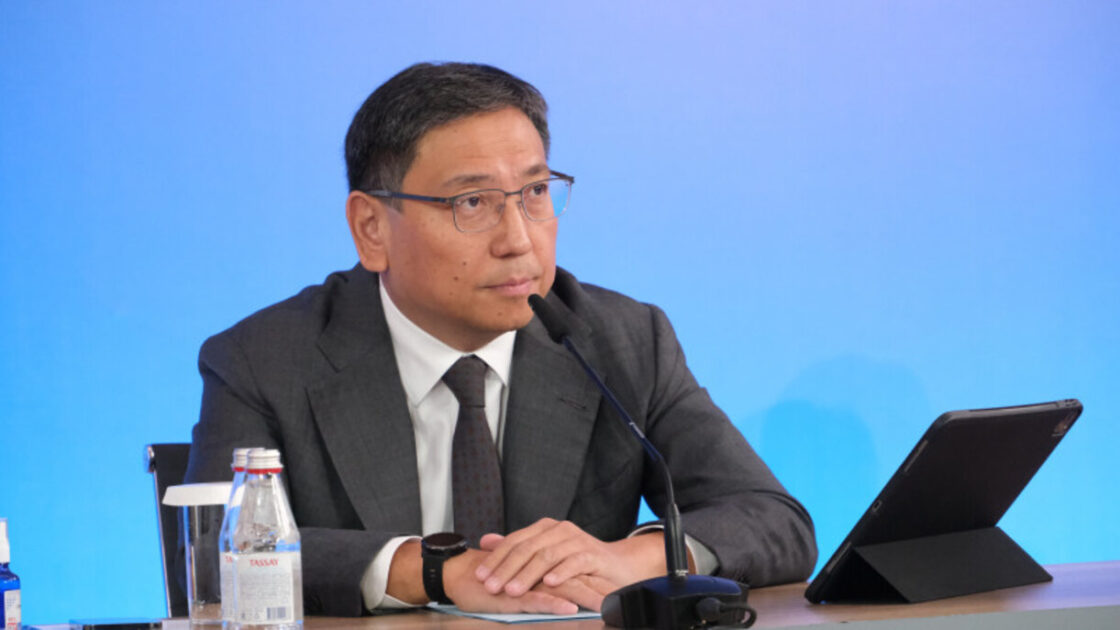 Алматы әкімі өрттен қайтыс болған әйелдің отбасына көңіл айтты